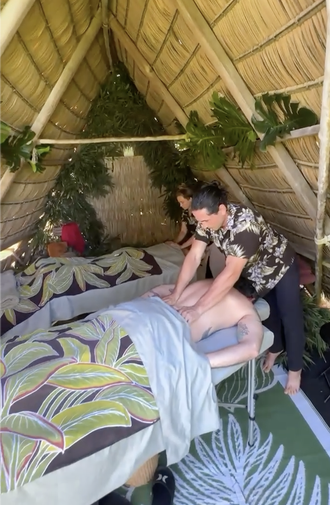 kauai massage therapist performing lomi lomi massage hanalei